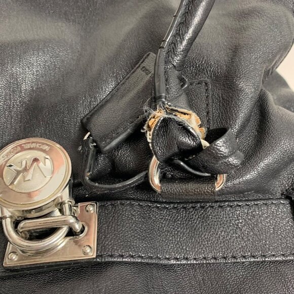 MICHAEL KORS Hamilton Black Leather Shoulder Handbag Silver Tone Lock/Key FLAW - Picture 8 of 13